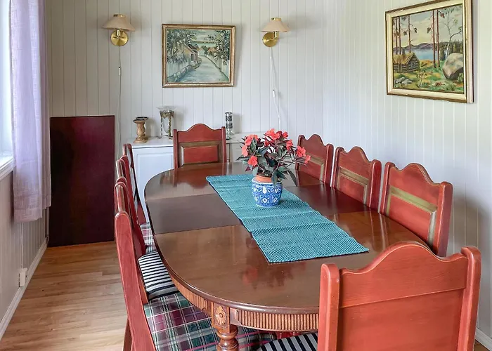 4 Bedroom Beautiful In Grovfjord